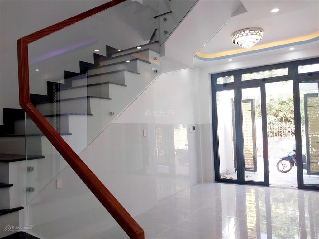 Cần bán gấp nhà mới xây đường lê hồng phong thị trấn long điền