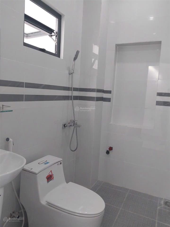 Cần bán gấp nhà mới xây đường lê hồng phong thị trấn long điền