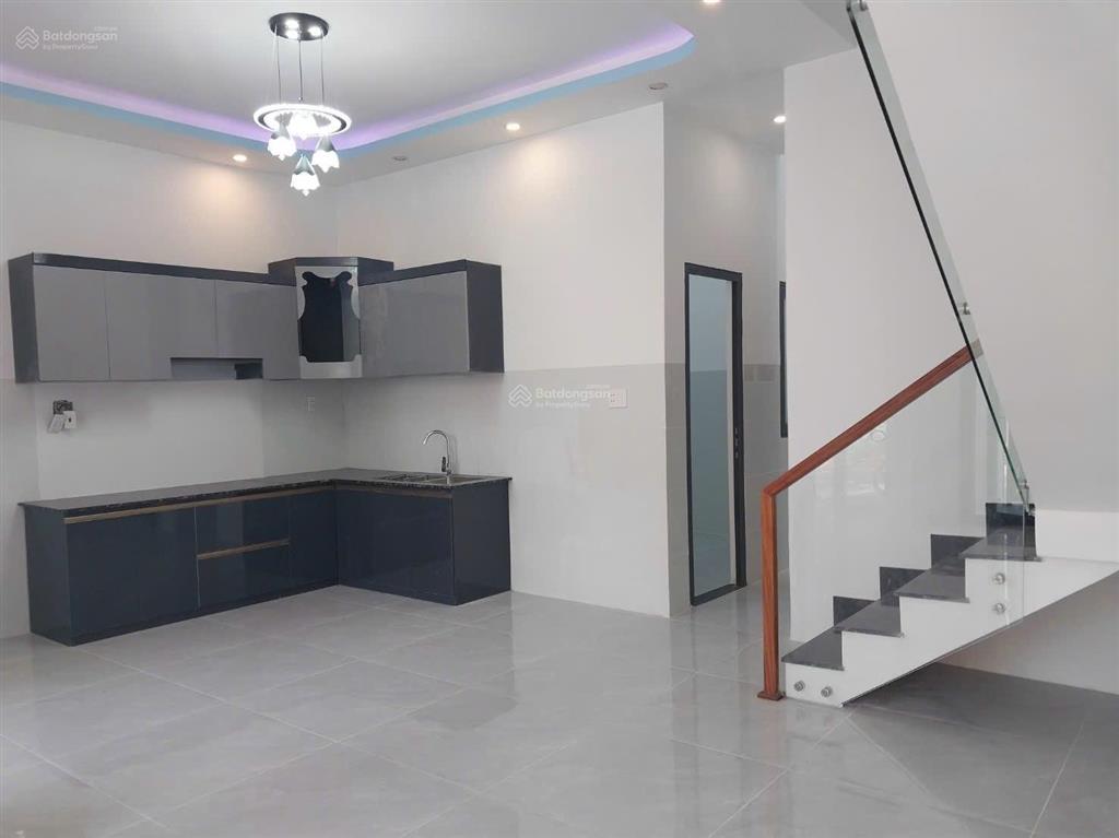 Cần bán gấp nhà mới xây đường lê hồng phong thị trấn long điền
