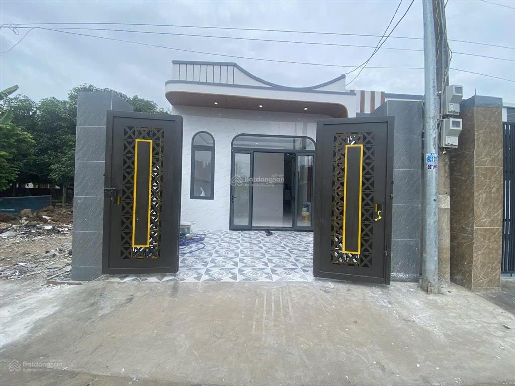 Cần bán nhà trung tâm long điền