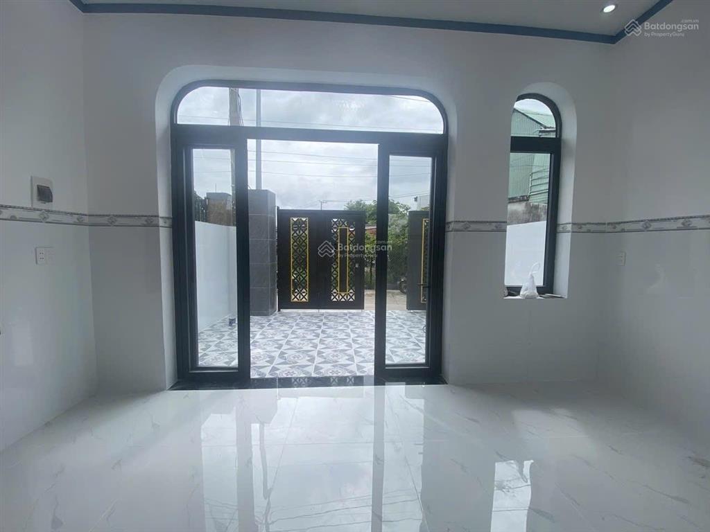Cần bán nhà trung tâm long điền