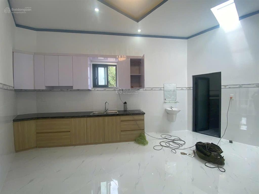 Cần bán nhà trung tâm long điền