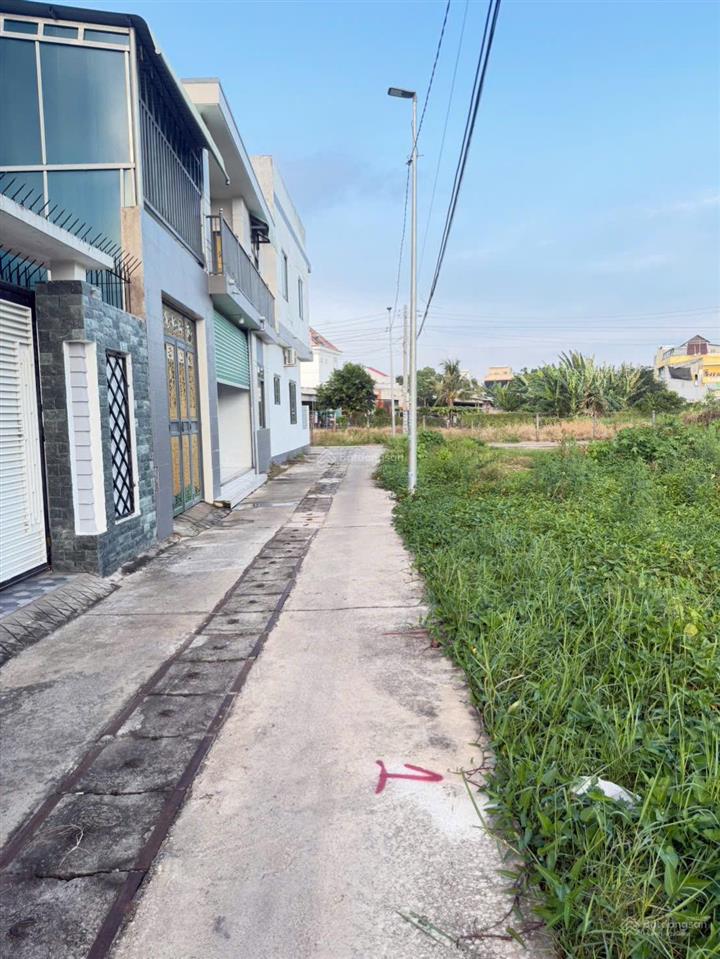 Cần bán lô đất trung tâm thị trấn long điền đường bê tông xe hơi