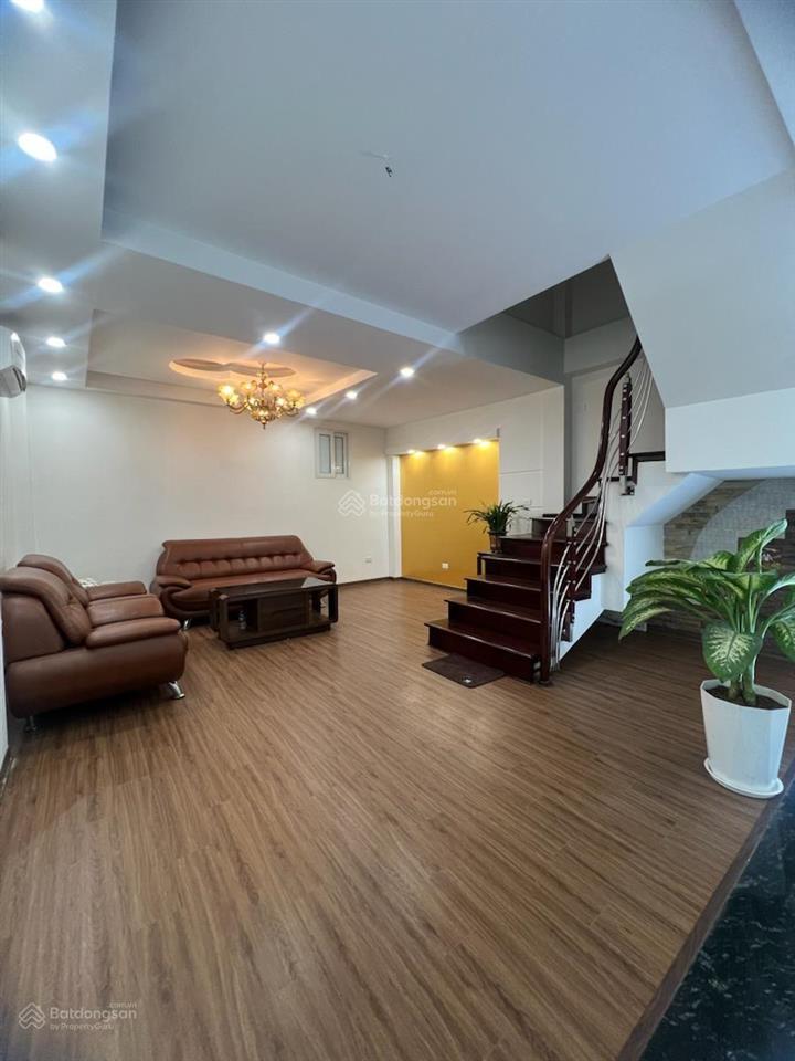 Nhà trung tâm quận ba đình  ngõ thông tứ tung  nhà đẹp ở ngay