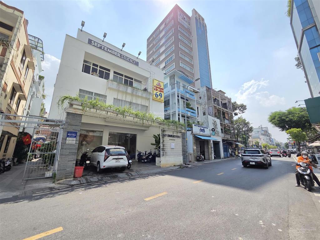 (12mx21m) nhà góc 3mt số 69 trần đình xu, phường cầu ông lãnh, quận 1  ngay ngã tư trần hưng đạo