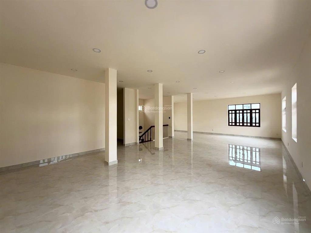(20mx30m) biệt thự sân vườn số 7 hồ biểu chánh, phú nhuận  gần ngã tư ng văn trỗi & tr huy liệu!!