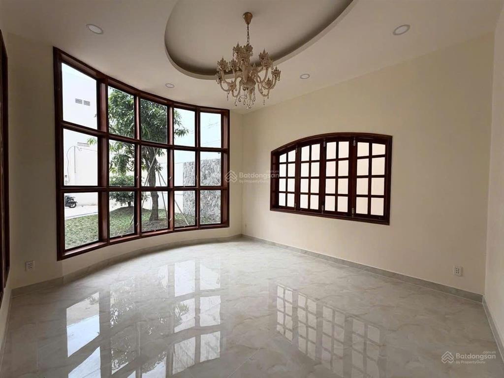 (20mx30m) biệt thự sân vườn số 7 hồ biểu chánh, phú nhuận  gần ngã tư ng văn trỗi & tr huy liệu!!