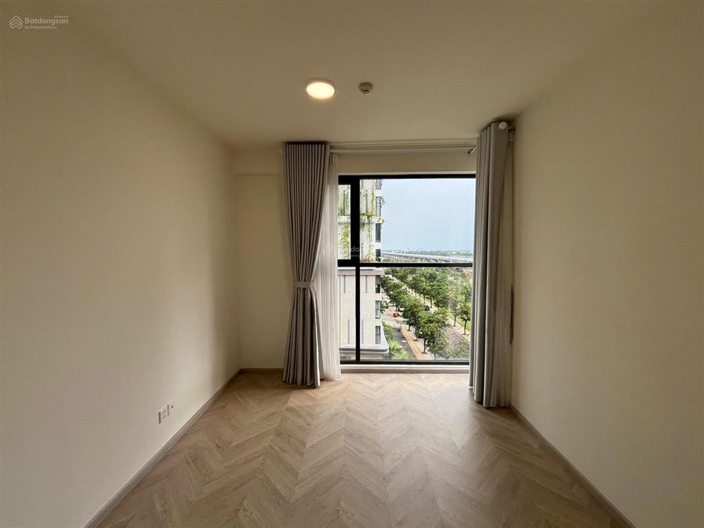 Giá tốt  2pn2wc ntcb căn góc lumiere boulevard giá 4.1 tỷ btp
