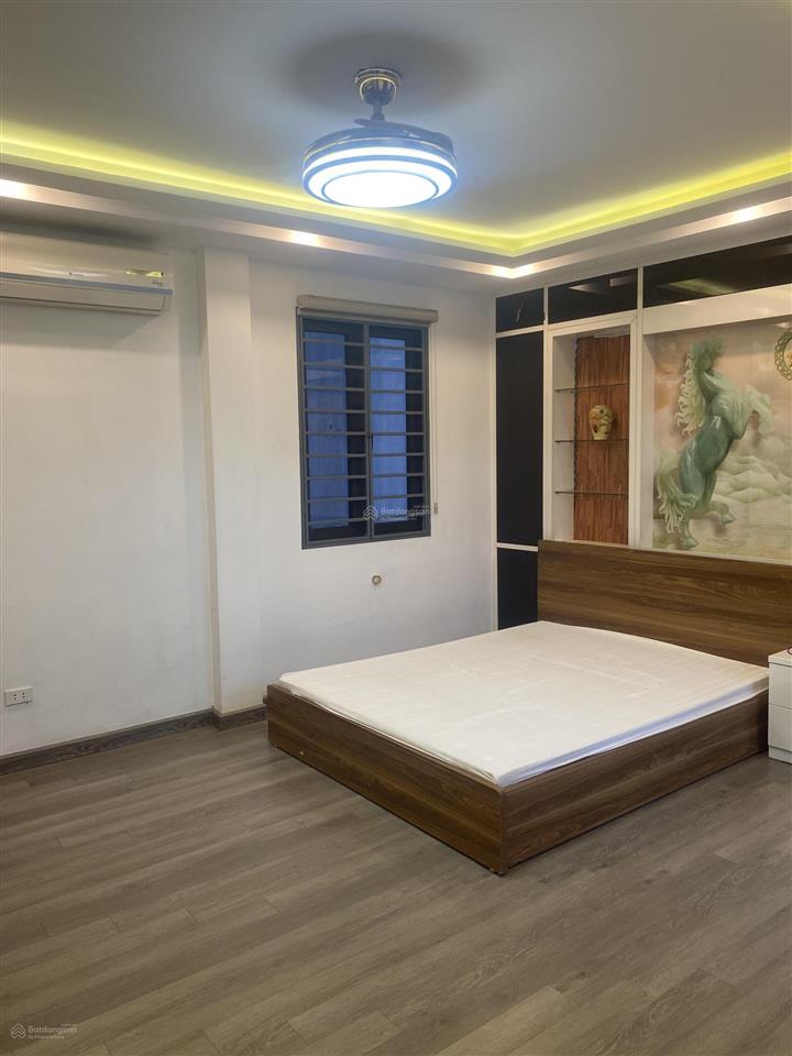 Chính chủ bán nhà 5 tầng ven hồ tây, trích sài, ô tô vào, cách hồ 10m giá tốt