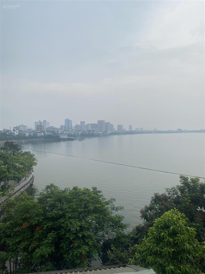 Chính chủ bán nhà 5 tầng ven hồ tây, trích sài, ô tô vào, cách hồ 10m giá tốt