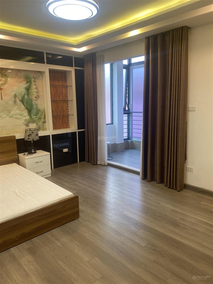 Chính chủ bán nhà 5 tầng ven hồ tây, trích sài, ô tô vào, cách hồ 10m giá tốt