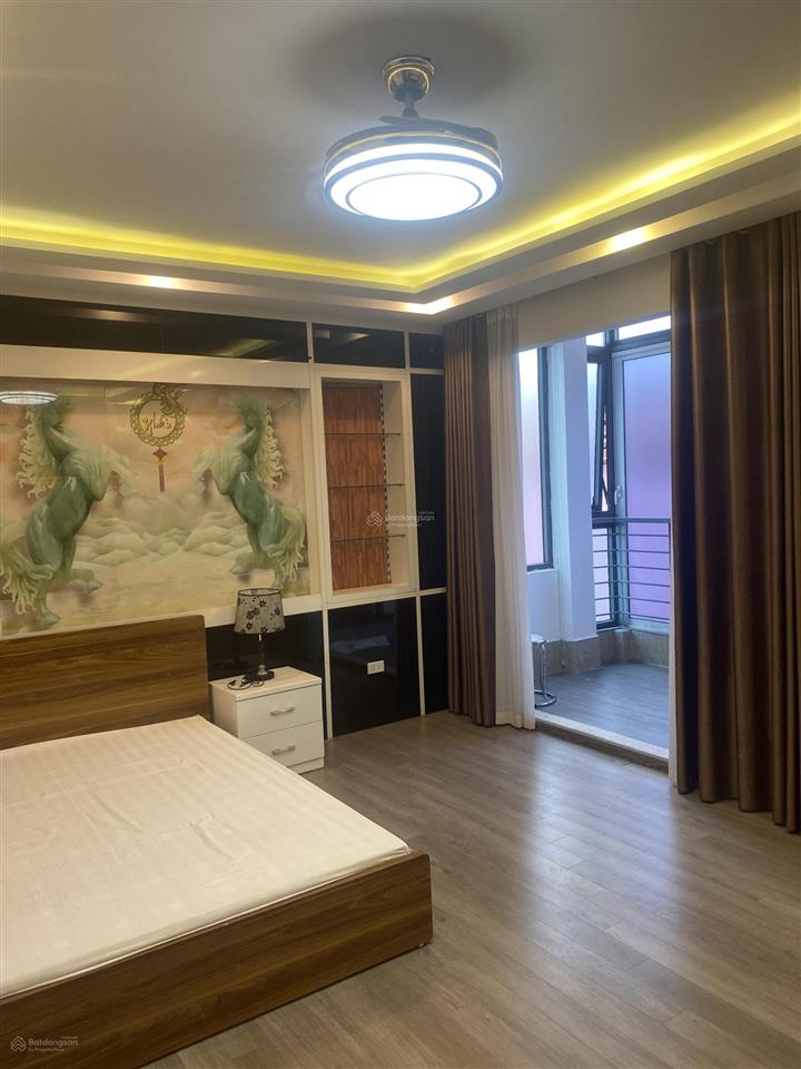 Chính chủ bán nhà 5 tầng ven hồ tây, trích sài, ô tô vào, cách hồ 10m giá tốt