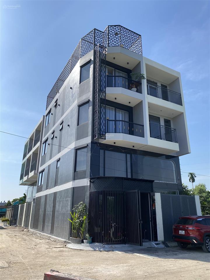 Bán gấp nhà có sổ
diện tích (4.1x13,57m) 55.6m2.
kết cấu 1 trệt 1 lửng 3 lầu + 1 tum. đường