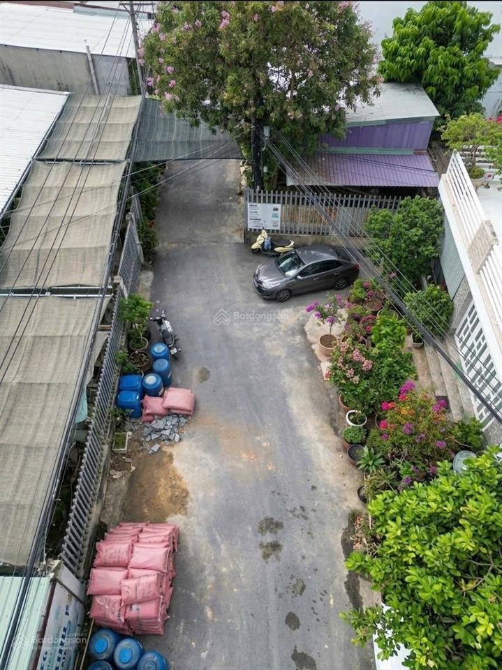 Chỉ 4.8 tỷ  140m  oto đỗ cửa  ngay vincom lê văn việt, q9
