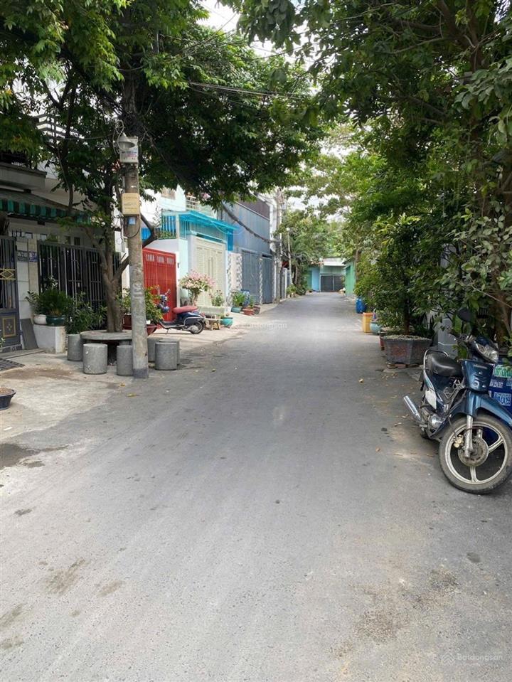 Chỉ 4.8 tỷ  140m  oto đỗ cửa  ngay vincom lê văn việt, q9