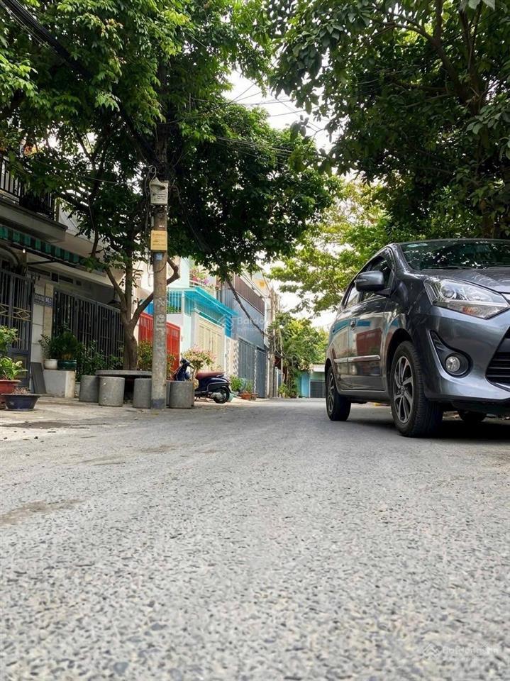 Chỉ 4.8 tỷ  140m  oto đỗ cửa  ngay vincom lê văn việt, q9