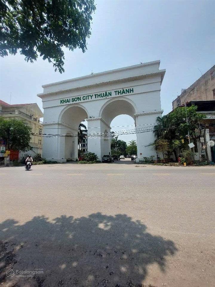 90m2. 2 mt rộng 5m, ô tô thông, tránh vòng quanh. khu phân lô khai sơn. xây ccmn dòng tiền khủng.