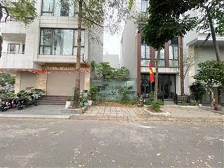 75m đất phân lô việt hưng, ô tô thông kinh doan, vỉa hè, view công viên. cạnh vinhome riversides.
