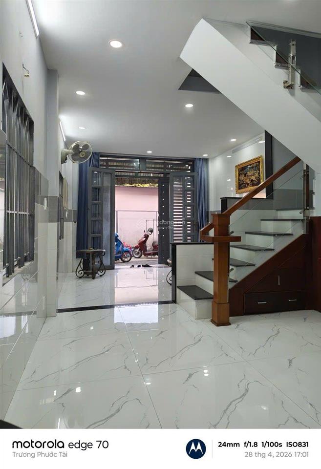 Nhà vi bằng 1 trệt 1 lầu giá chỉ 1,65 tỷ hóc môn