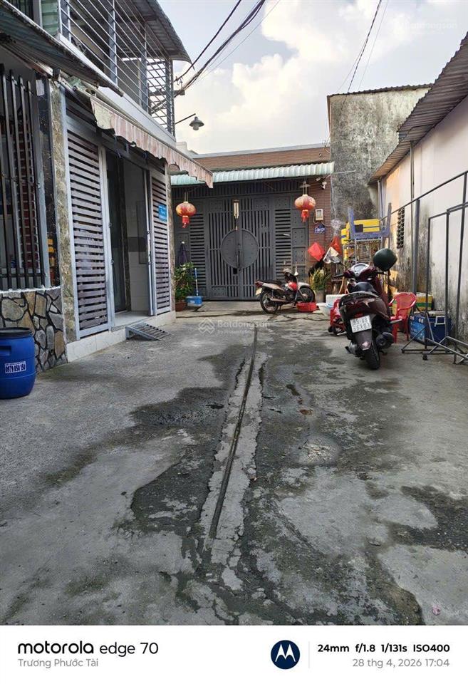 Nhà vi bằng 1 trệt 1 lầu giá chỉ 1,65 tỷ hóc môn