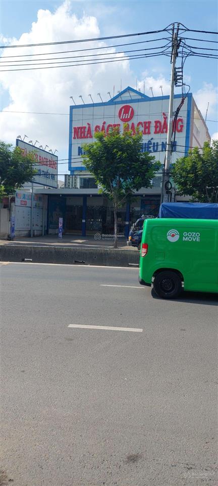 1,65 tỷ có nhà 1 trệt 1 lầu hẻm xe hơi hóc môn. giá này không chờ khách lâu!