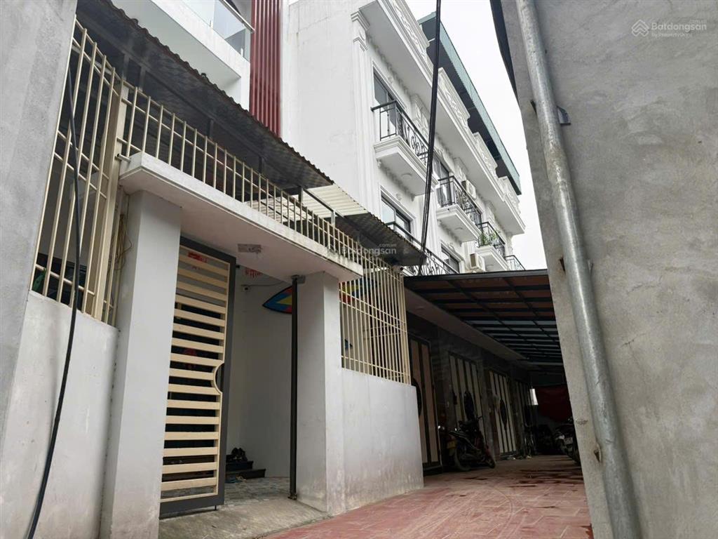Chính chủ cần bán căn nhà diện tích 51m², xây 3 tầng, ô tô đỗ cách nhà chỉ