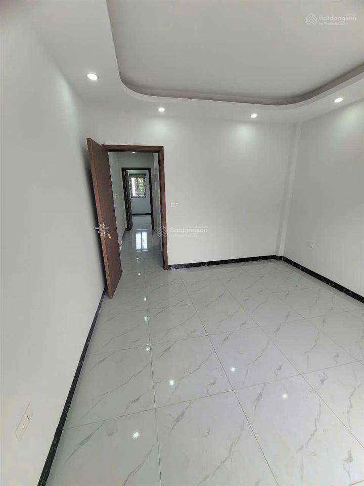 Chính chủ cần bán căn nhà diện tích 51m², xây 3 tầng, ô tô đỗ cách nhà chỉ
