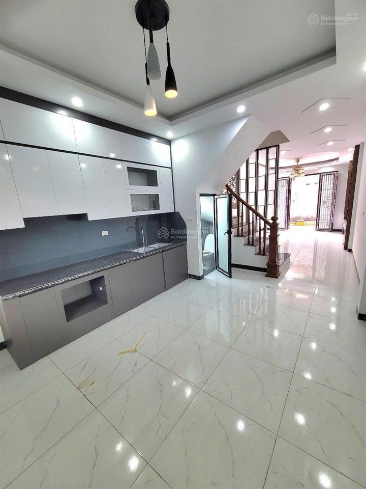 Chính chủ cần bán căn nhà diện tích 51m², xây 3 tầng, ô tô đỗ cách nhà chỉ