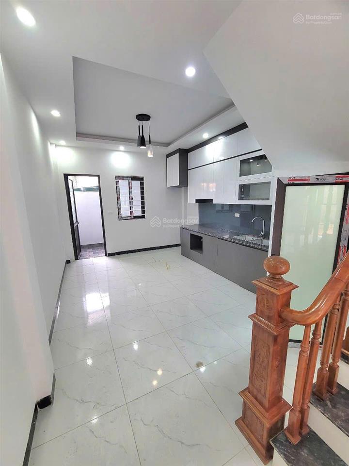 Chính chủ cần bán căn nhà diện tích 51m², xây 3 tầng, ô tô đỗ cách nhà chỉ