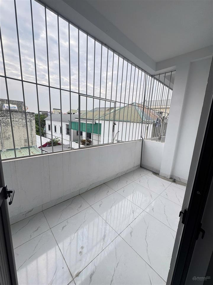Chính chủ cần bán căn nhà diện tích 51m², xây 3 tầng, ô tô đỗ cách nhà chỉ