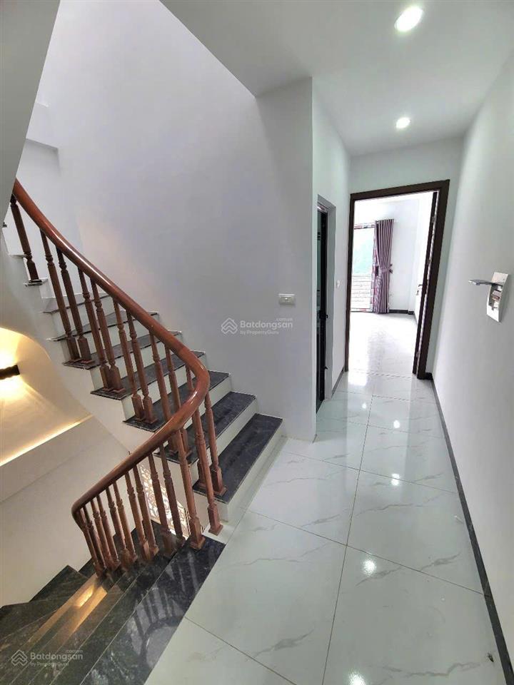 Chính chủ cần bán căn nhà diện tích 51m², xây 3 tầng, ô tô đỗ cách nhà chỉ