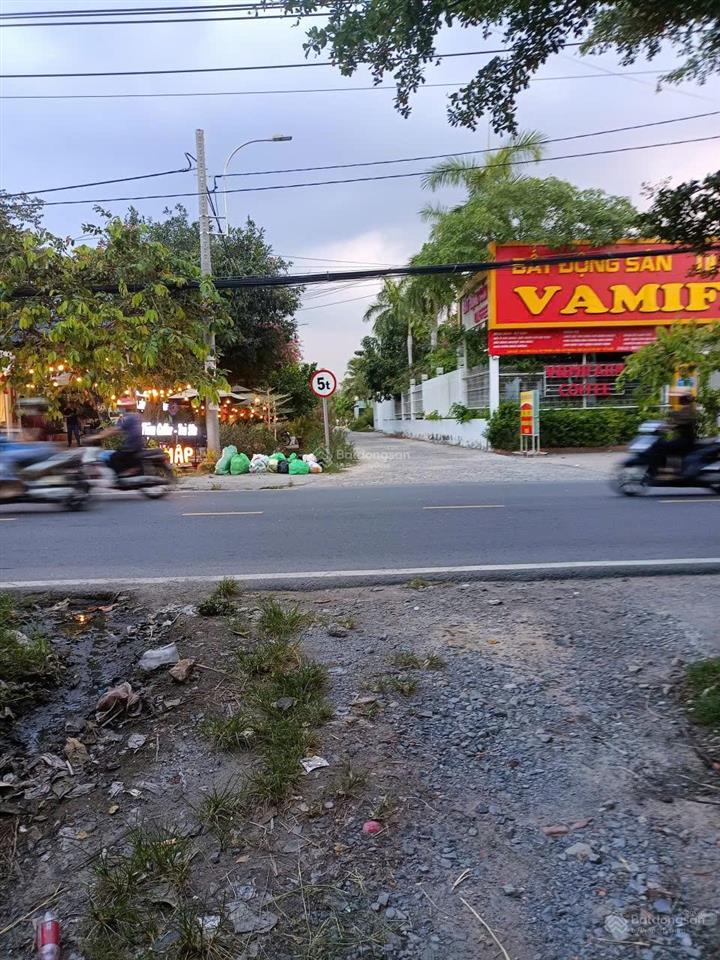 Đất sổ đỏ riêng, chính chủ, bán 3 tỷ 100 triệu, thân thiện có thương lượng.