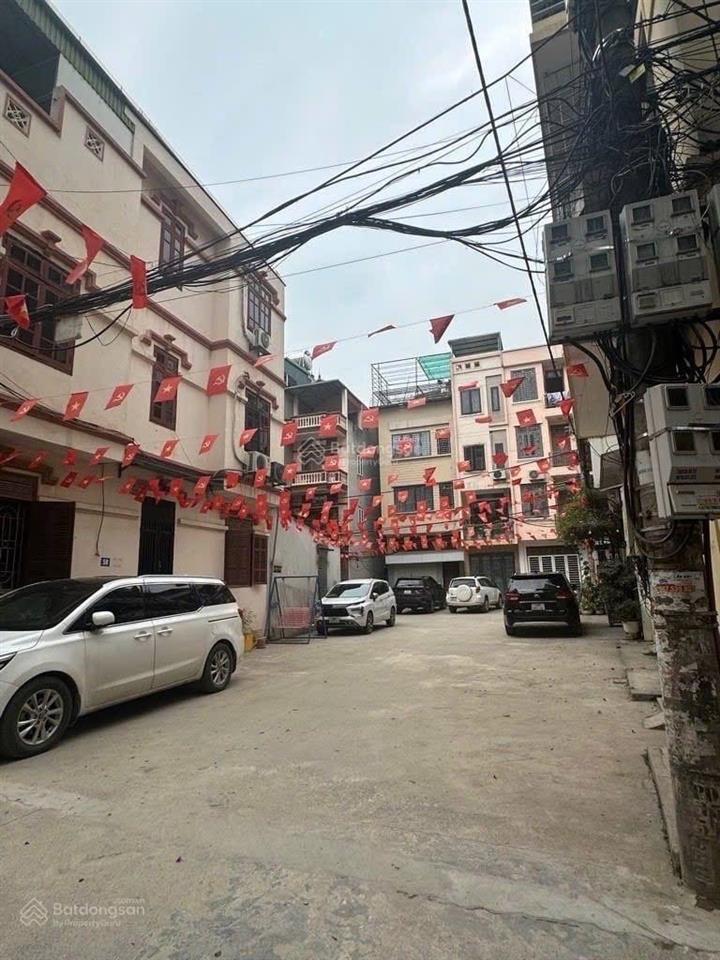 Lô góc phú diễn 31m2  phân lô ô tô tránh  ngay sát hồ điều hoà  giá 8,x tỷ