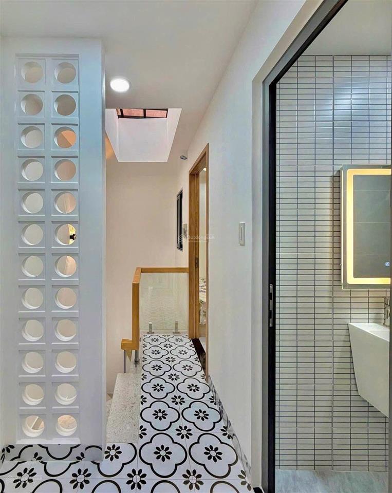 Tôi cần bán gấp nhà ở vòng xoay điện biên phủ  54.5m2  sổ hồng riêng chính chủ tên tôi