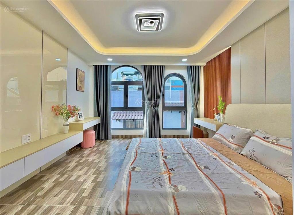 Tôi cần bán gấp nhà ở vòng xoay điện biên phủ  54.5m2  sổ hồng riêng chính chủ tên tôi