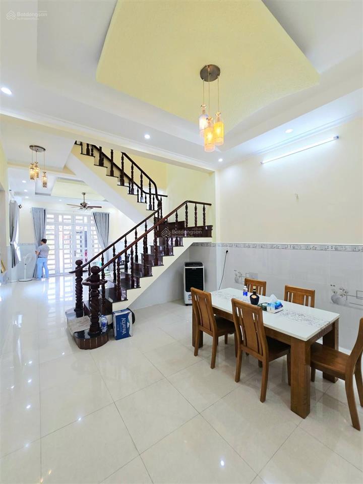 Bán nhà đường số 1, phường long trường, tp thủ đức, 5,6 tỷ, 99m2,2 tầng nhà mới hàng cực rẻ.