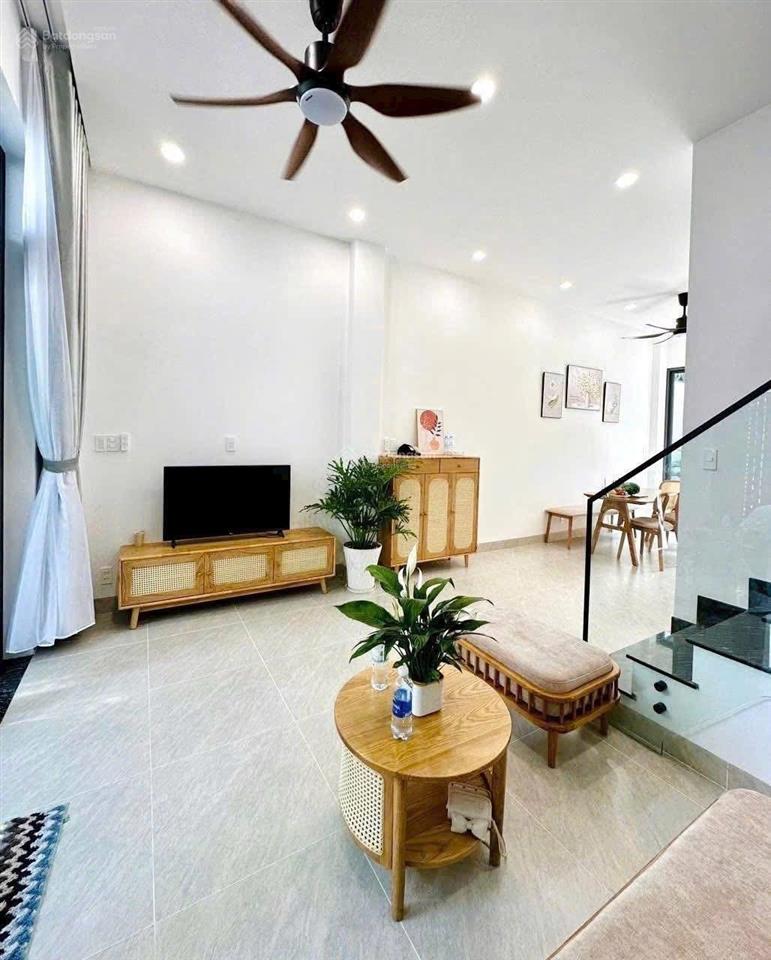 Nhà 4 tầng 50m2 mới 4pn đường số 8 trường thạnh giao full nội thất