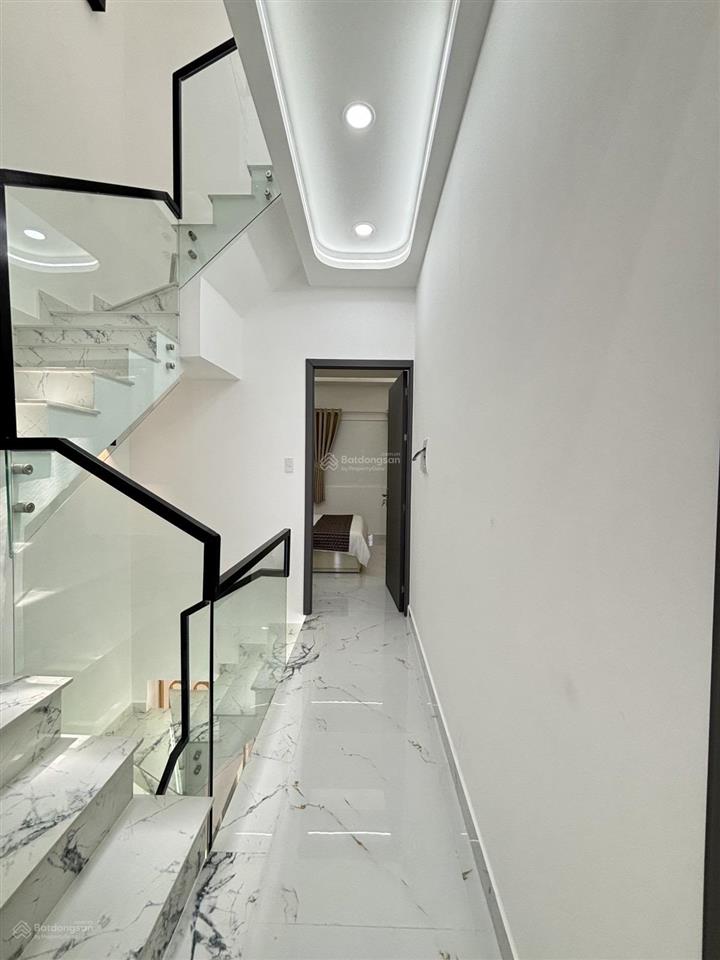 Nhà 4 tầng 52m2 mới cực đẹp 4pn 6tỷ đường số 1 long trường
