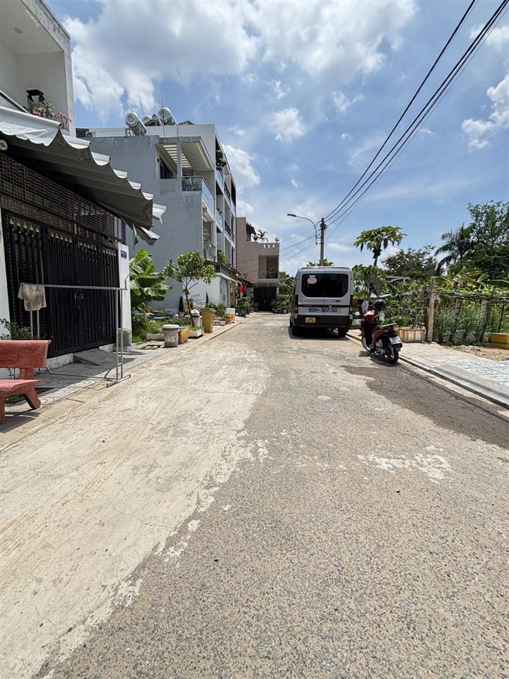 Nhà 4 tầng 52m2 mới cực đẹp 4pn 6tỷ đường số 1 long trường