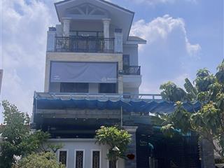 Biệt thự 3 tầng 160m2 gia hoà q9 chỉ 19.8tỷ thương lượng