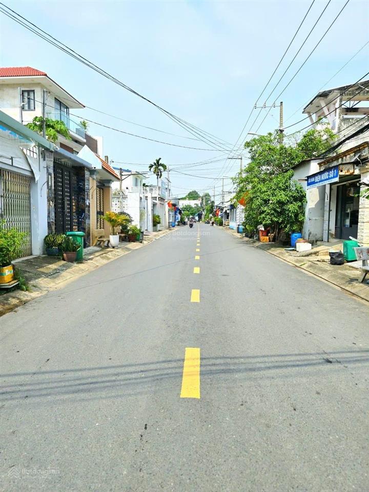 Bán nhà 74m2 2 tầng gần chợ long trường giá 5tỷ7 hẻm xe hơi