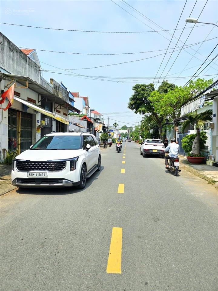 Bán nhà 74m2 2 tầng gần chợ long trường giá 5tỷ7 hẻm xe hơi