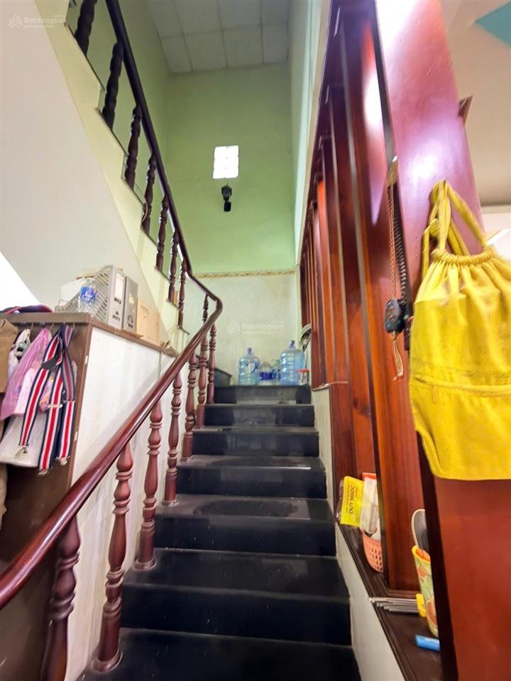 Nhà 2 tầng 70m2 giá 4tỷ5 lã xuân oai long trường