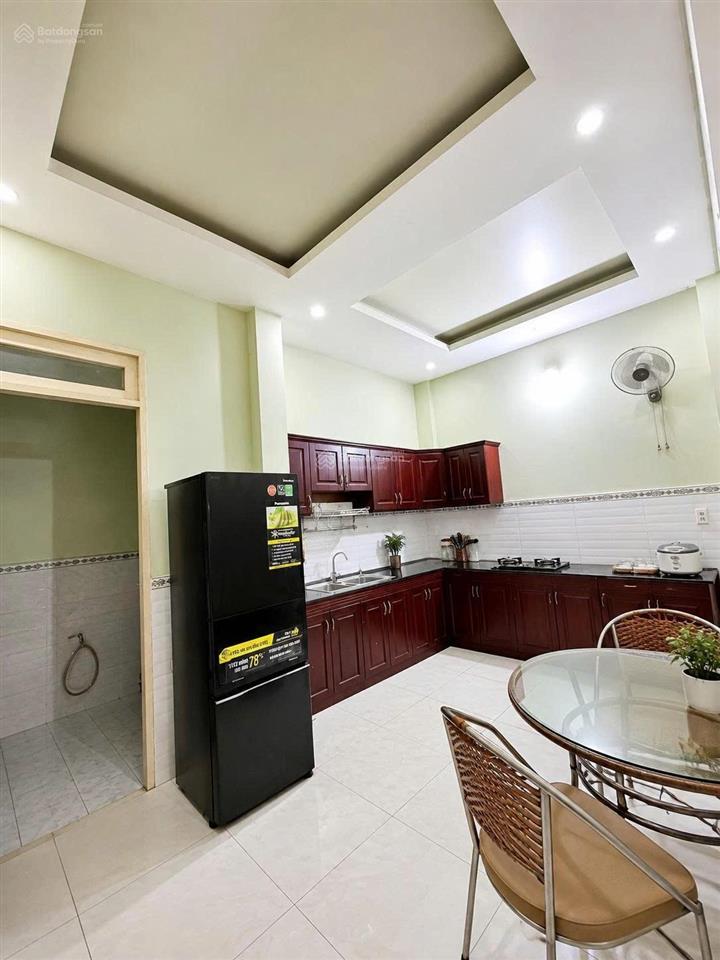 Nhà 2 tầng 70m2 giá 4tỷ5 lã xuân oai long trường