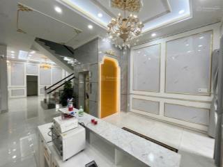 Cho thuê căn góc cityland có thang máy giá 50tr/tháng