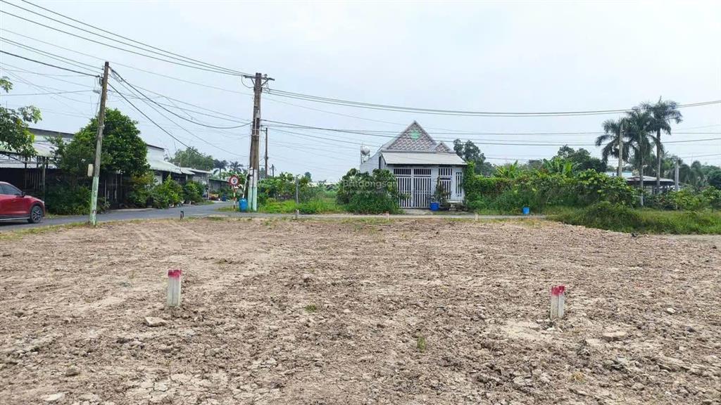 Tôi cần bán lô đất góc 2 mặt tiền đường nguyễn thị nhia 146m2 có 87,4m2 thổ cư giá 1 tỷ 8 còn tl.