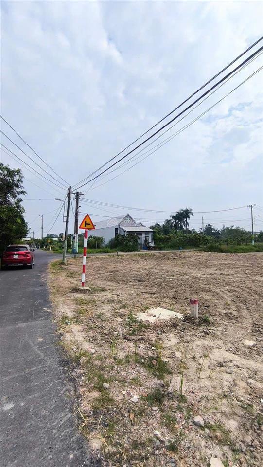 Tôi cần bán lô đất góc 2 mặt tiền đường nguyễn thị nhia 146m2 có 87,4m2 thổ cư giá 1 tỷ 8 còn tl.