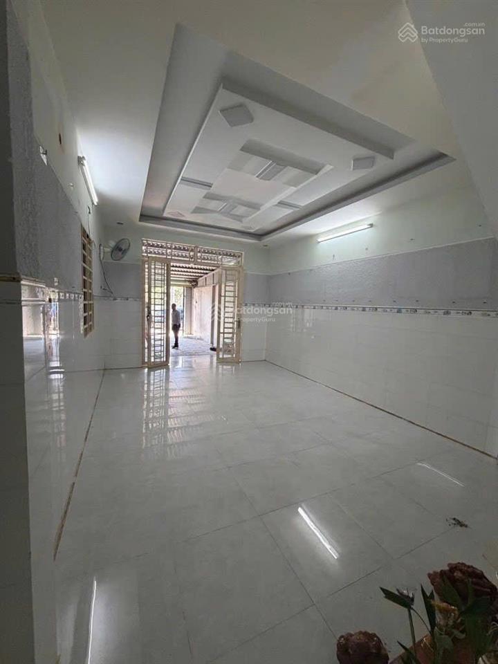 Tôi cần bán nhà 1 trệt 1 lầu 5x30 có 124m2 vị trí đẹp ngay cầu vượt củ chi giá 1 tỷ 980
