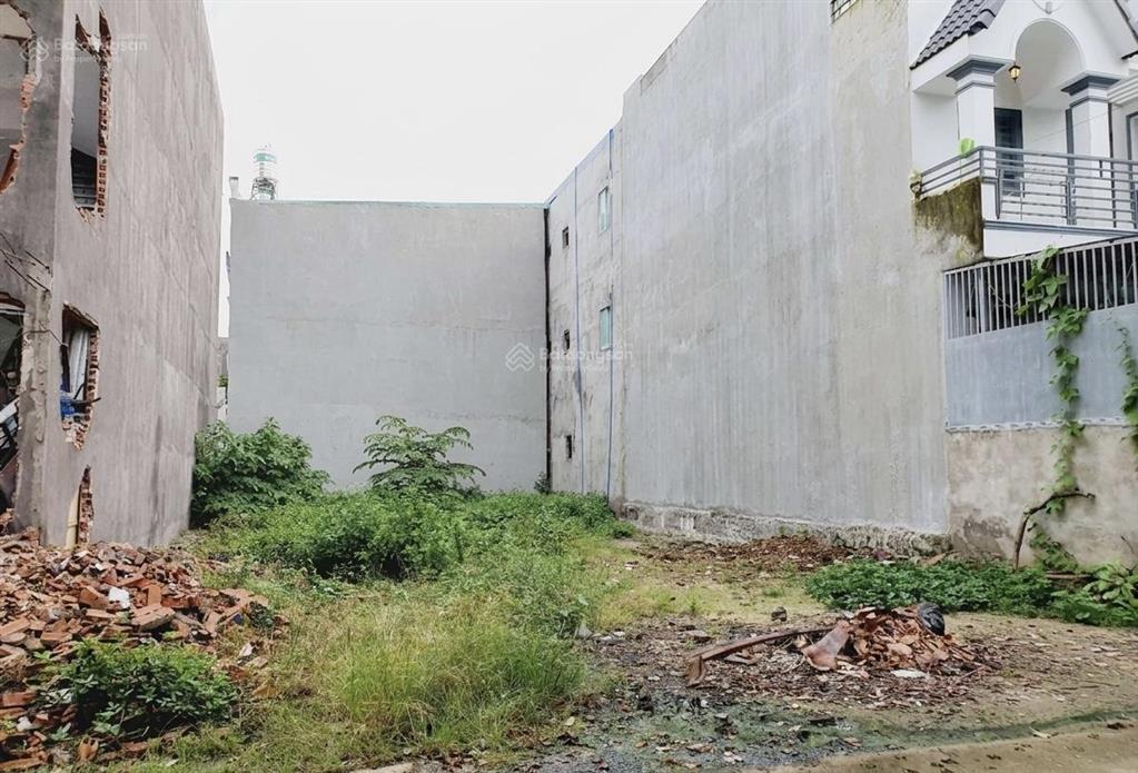 Tôi cần bán lô đất ngay chợ bà điểm hóc môn 5x23.6m full thổ cư giá 2 tỷ 3 còn thương lượng