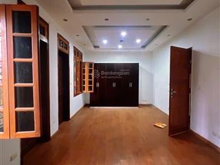 Bán nhà ngay ngã tư sở  lô góc 2 thoáng  dân xây  ngõ thông  ô tô qua nhà mặt tiền siêu đẹp